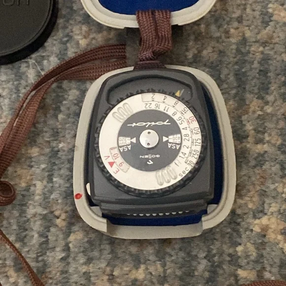 Teron MX Camera with leather holder and light kit from the 1960’s